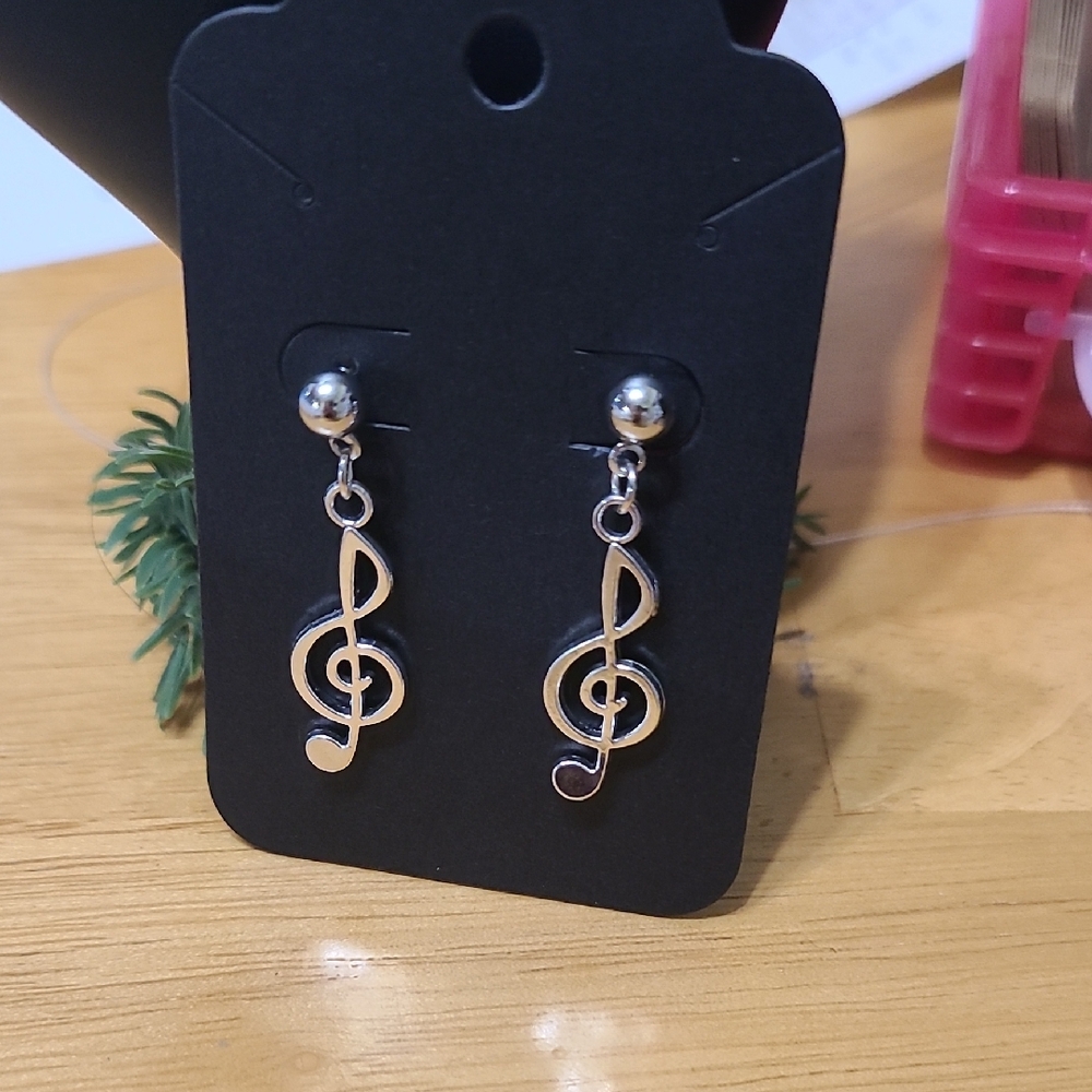 3/$10 Chic Gold Treble Clef Earrings